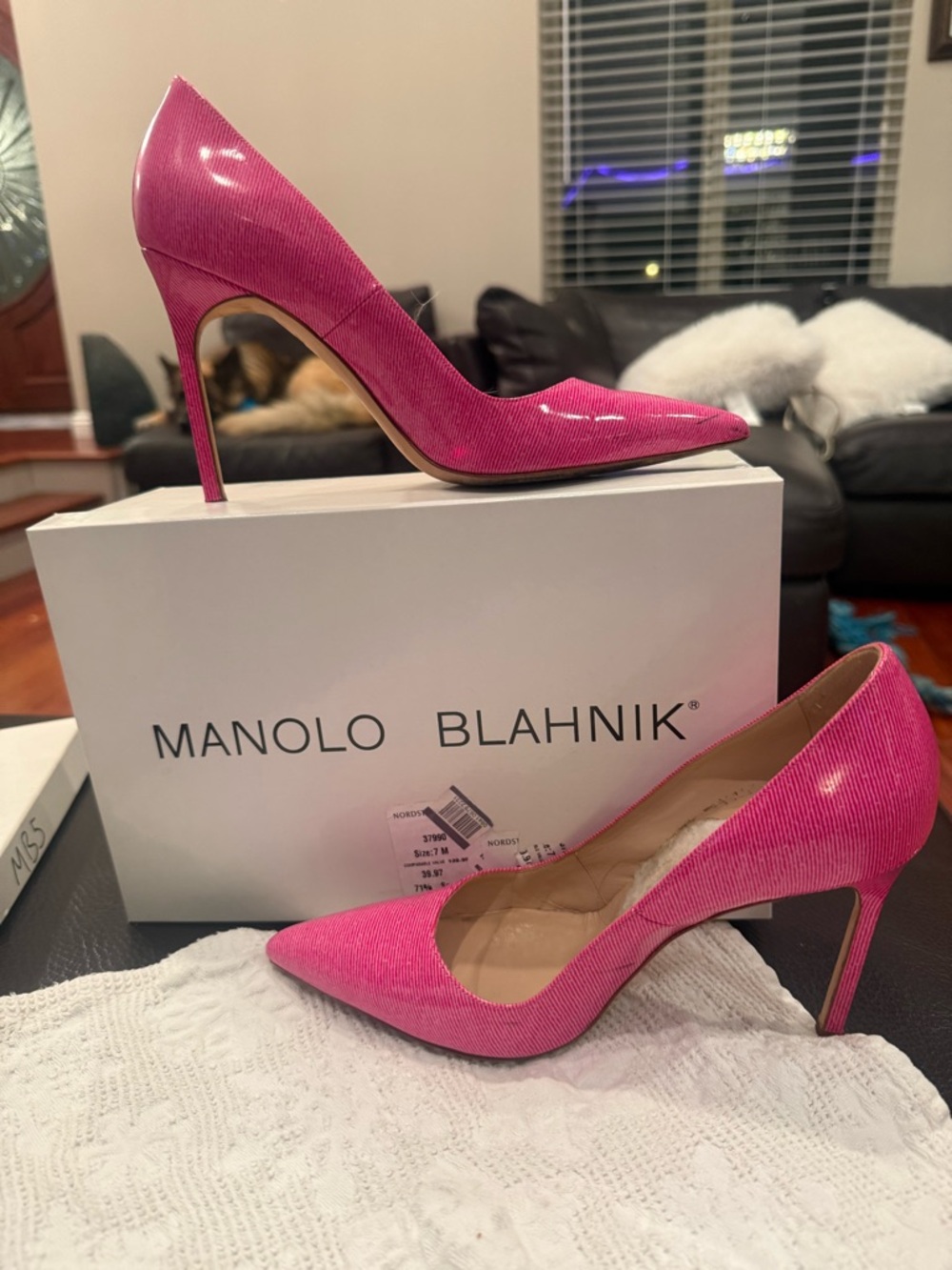 Manolo Blahnik Pink Stiletto Pumps - Elegant Pointed-Toe Heels sz 37.5
